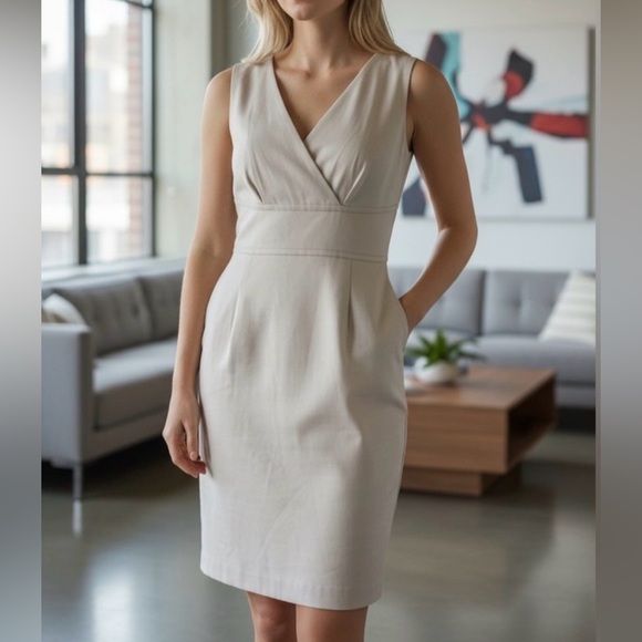 Trina Turk Dresses & Skirts - Trina Turk Cream V-Neck Midi Dress